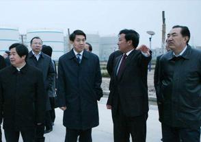 2010年4月10日，时任中国气象局党组书记、局长郑国光视察今世缘。
