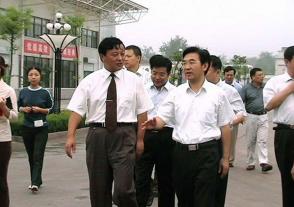 2005年8月31日，时任江苏省副省长，现任第十四届全国政协常委、农业和农村委员会副主任张桃林视察今世缘。