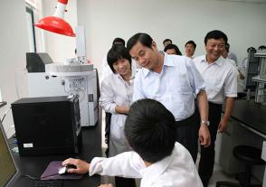 2011年7月20日，时任江苏省副省长史和平视察今世缘。