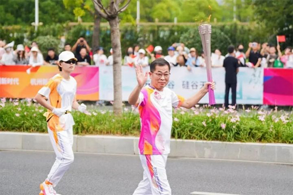 杭州亚运会火炬手顾祥悦：高擎奋斗火炬，拥抱美好未来
